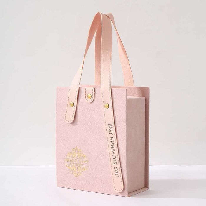 Подарочный набор 4 предмета в золотой коробке