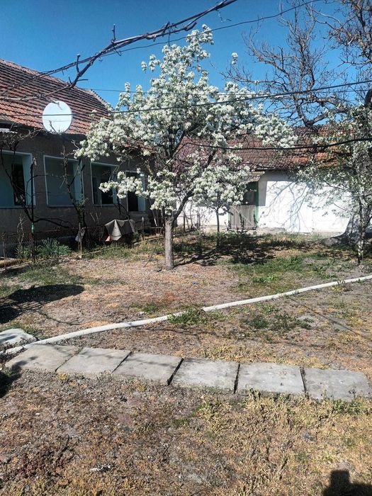 Casa de vanzare+ teren