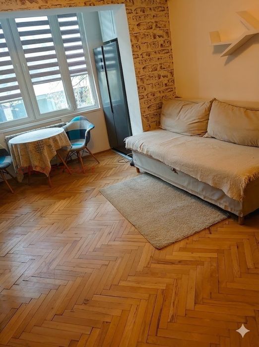 Собственик отдава 3-стаен в Изток