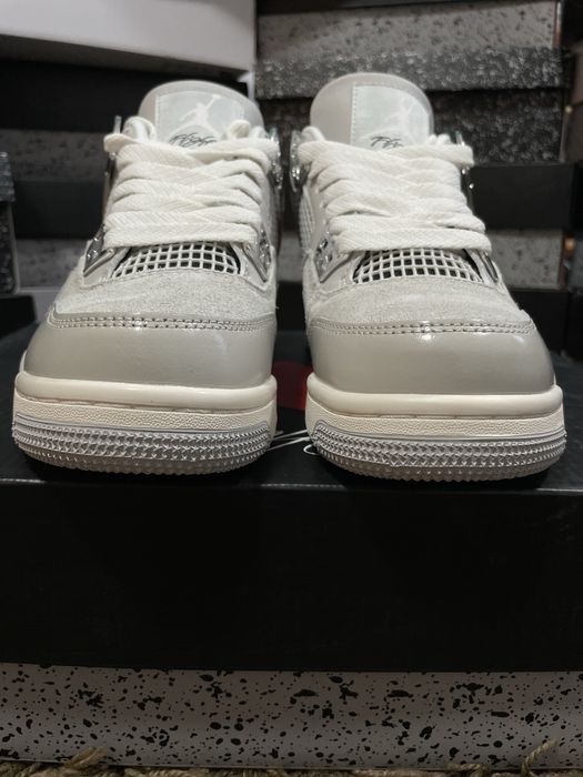 Jordan 4 Retro Frozen Moments