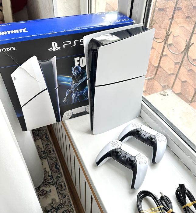 PlayStation 5 Slim Digital 1TB 2Джойстик