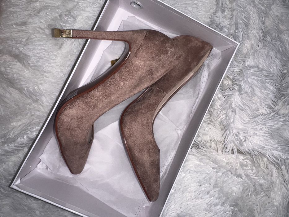 Туфли на шпильке