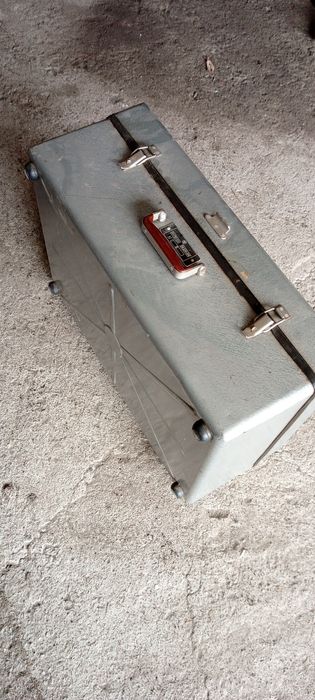 Продам Железный ящик.