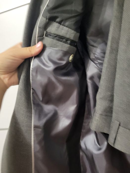 Costum bărbați modern