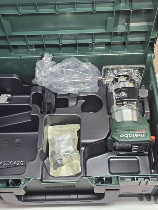 Акумулаторна  фреза  Metabo FMV 18 LTX BL 8