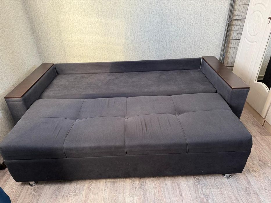 Продается диван.