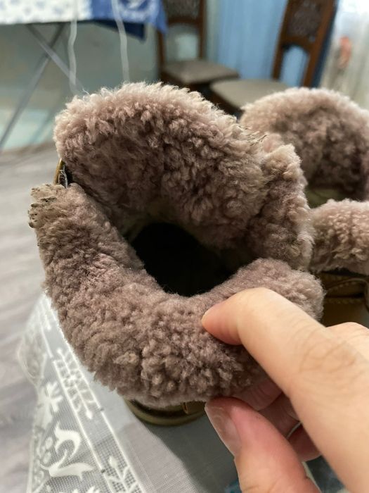 Продам детские ботинки