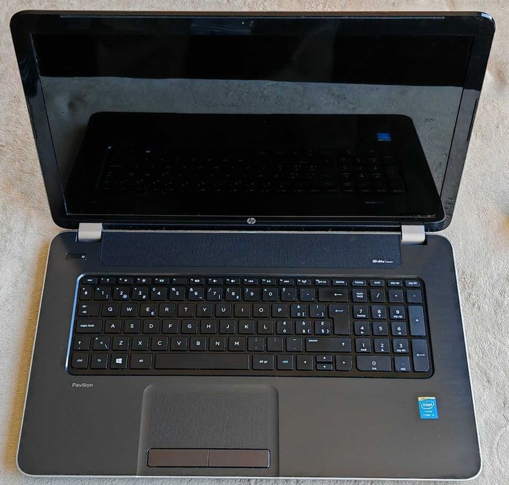 HP Pavilion 17.3" HD+ Intel i5‑4200M 8GB SSD Samsung 860EVO 250GB