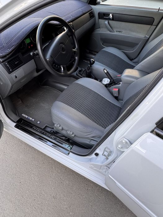 Chevrolet lacetti gentra optima sotiladi