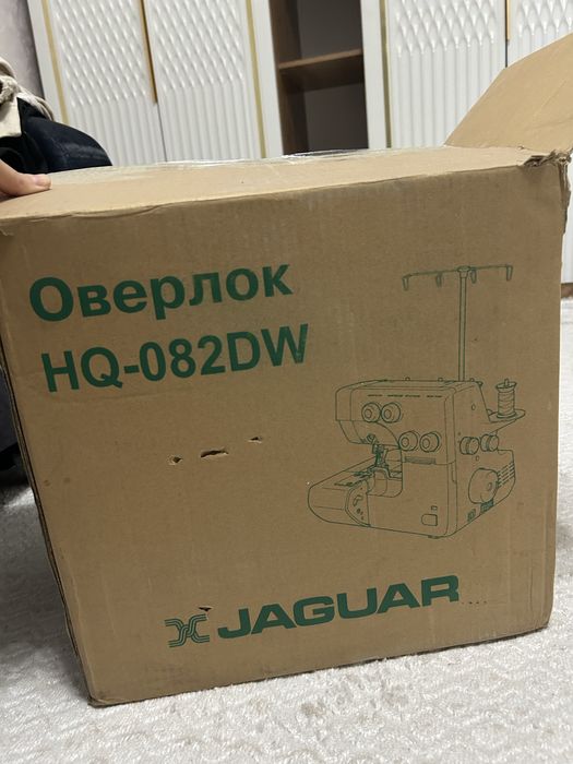 Оверлок , швейная машинка