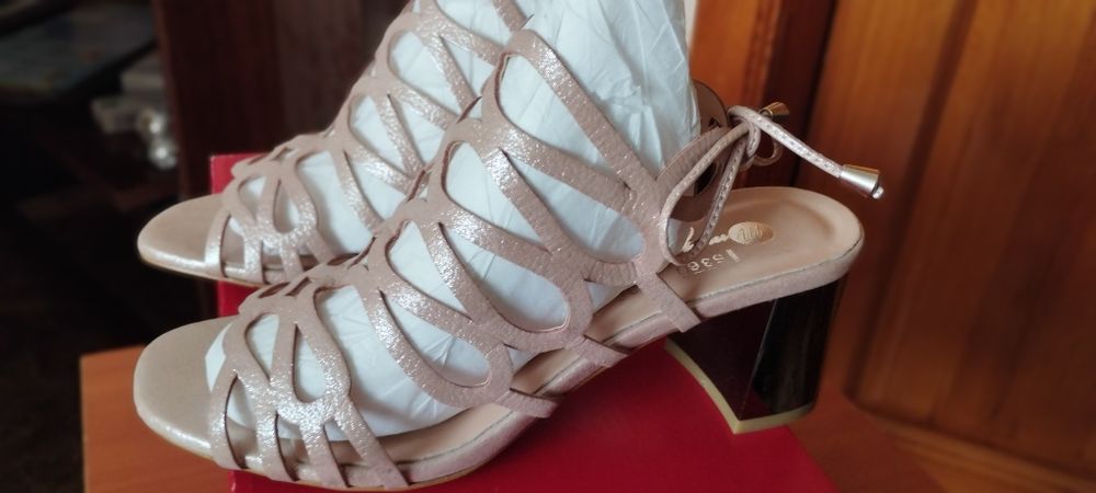 Продам босоножки! Турция!