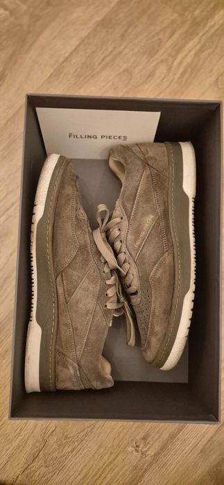 Vand Adidasi Filling Pieces