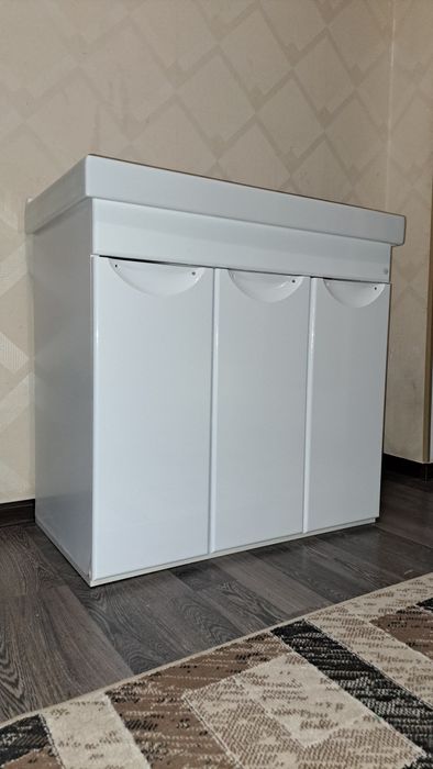 Раквина с тумбой