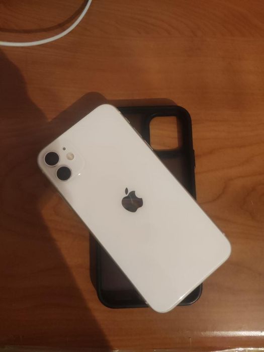 Продам iphone 11, память 128