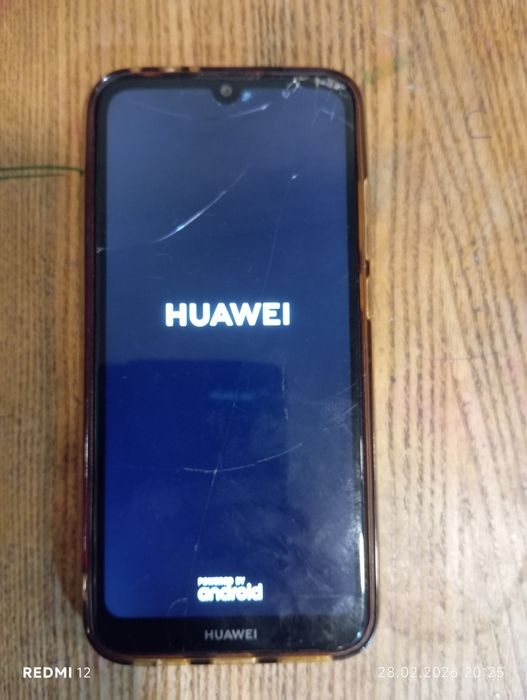 Срочно продаю телефон Huawei Y6
