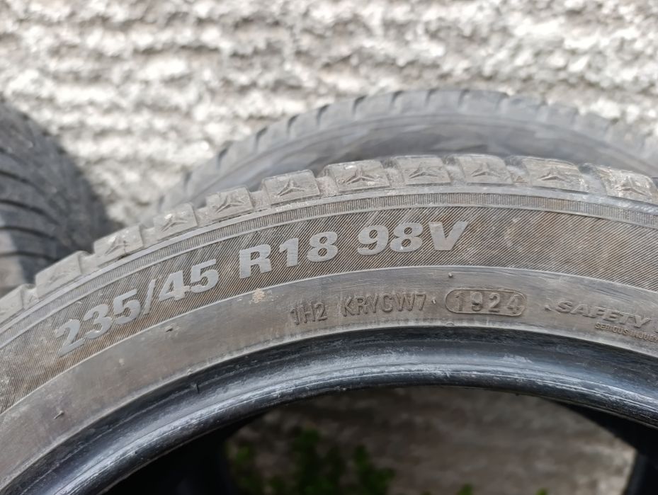 Зимни гуми 235/45/18 Kumho WinterCraft WP52