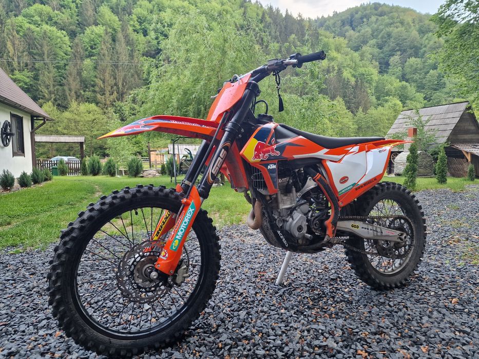 Vând ktm 4t.   impecabil 2018