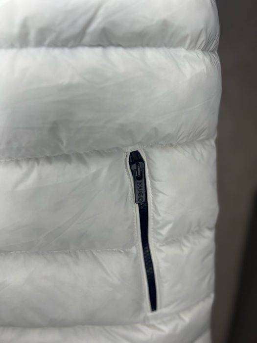 Vesta Hugo Boss ,noua cu eticheta!