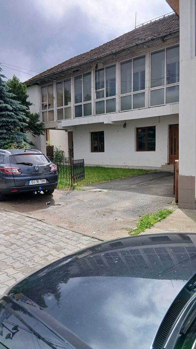 Inchiriez parterul unui spatiu comercial in Novaci, Gorj, in suprafata de aproximativ 150 mp. Relatii la telefon +40764369692 .