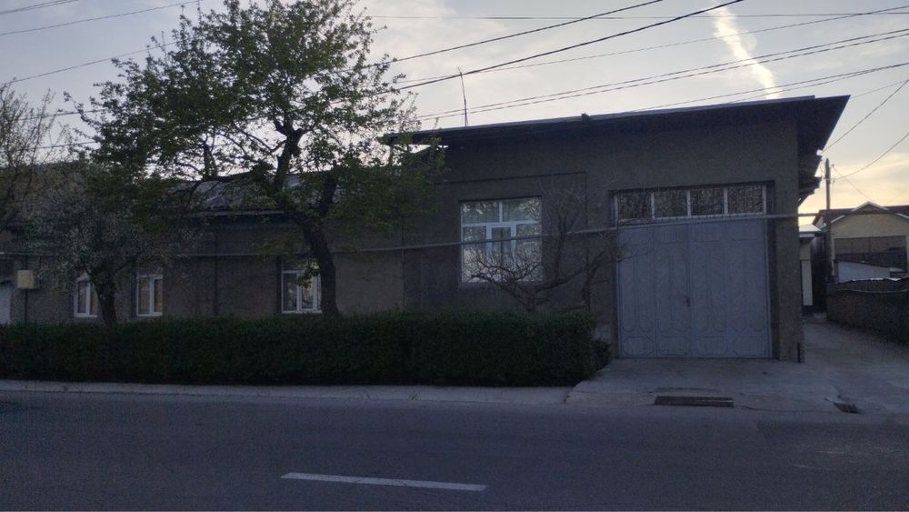 Nazarbek 6,7 sotix xovli sotiladi