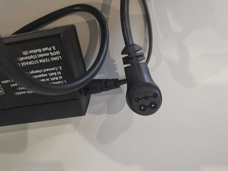 GIANT SMART CHARGER зарядно за части