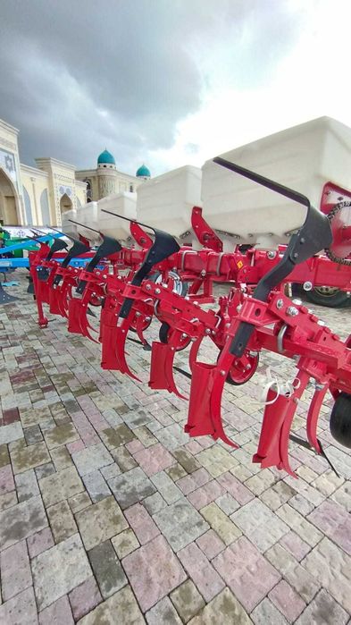 Культиватор 4-02 междурядный