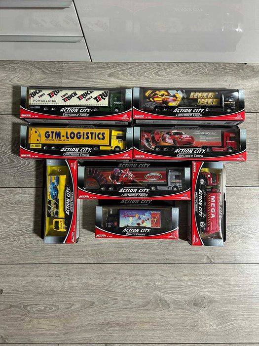 Vand machete camion scara 1:55