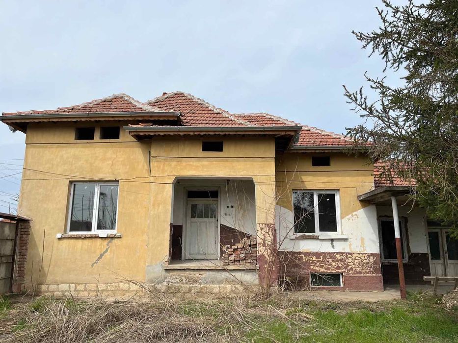 Продава се къща в Летница