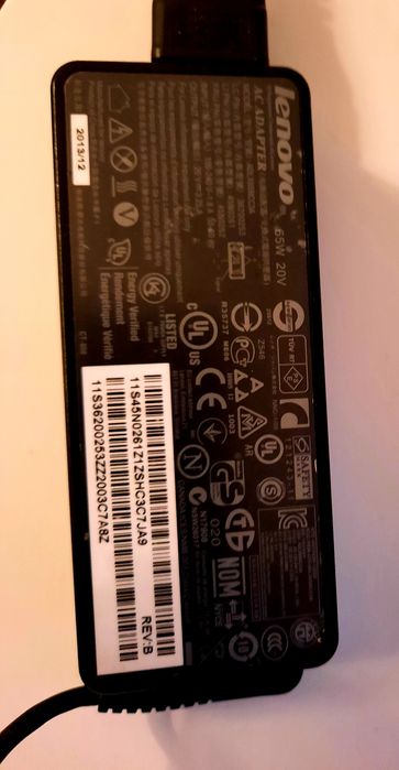 Vând laptop Lenovo i5, 6GB, SSD