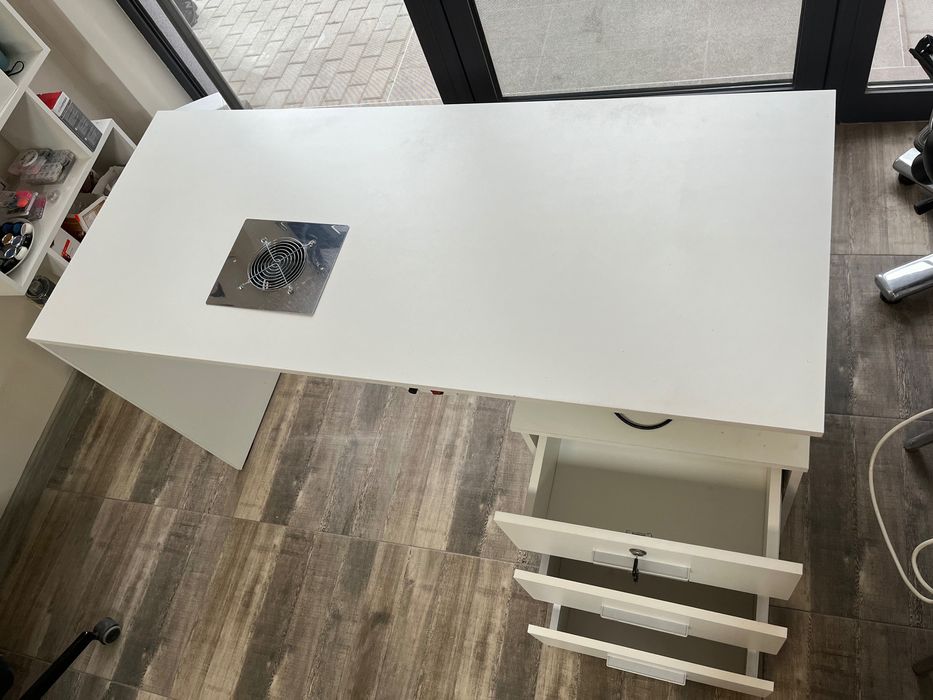 Бюро за маникюр.