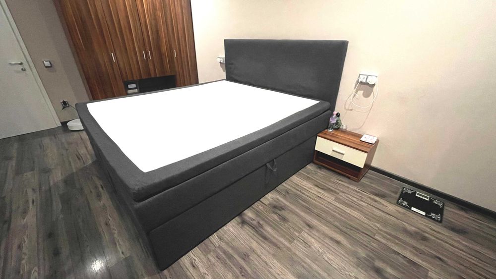 Голяма и широка спалня