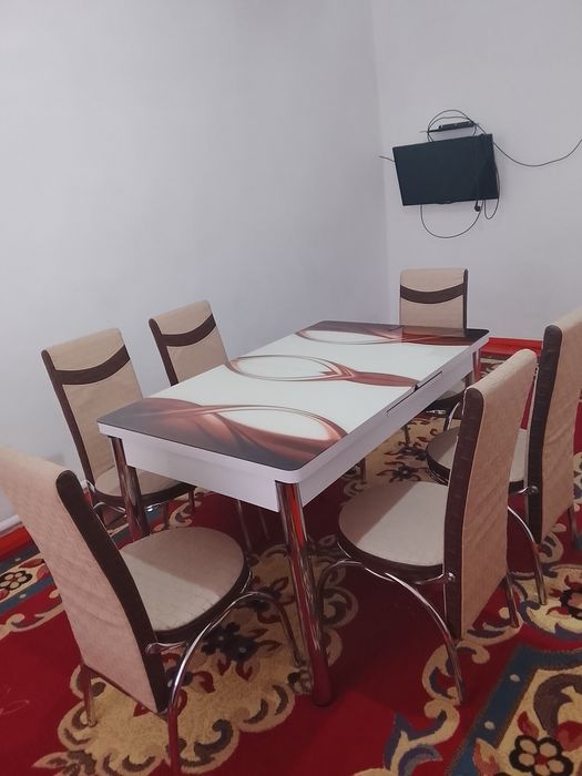 Стол и стулясымен сатылады