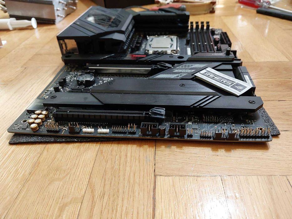 Intel Core 13900KF + Asus ROG StriX Z690-F Gaming Wi-Fi DDR5