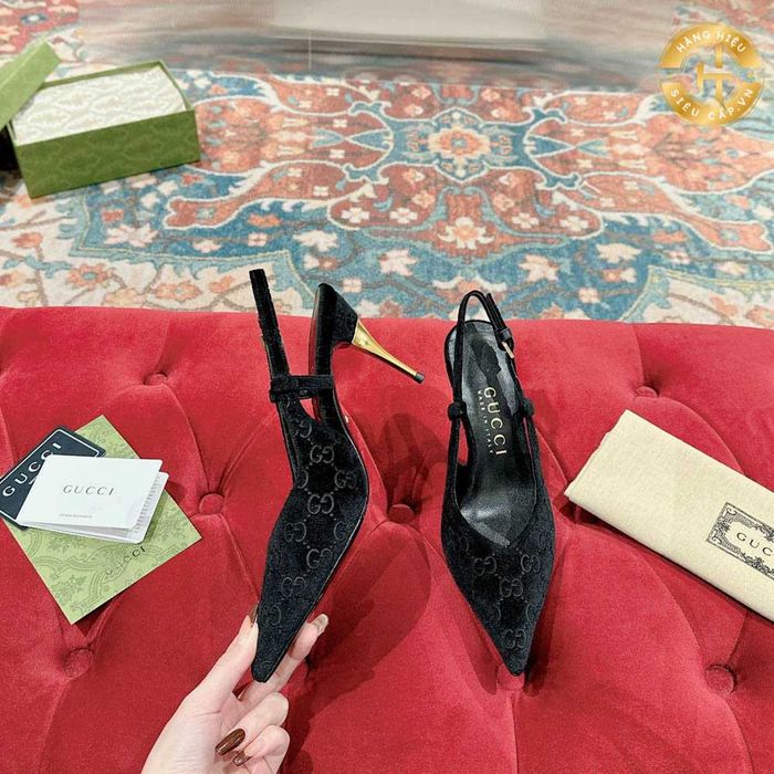 Черни кадифени обувки гучи Gucci ток остри елегантни на ток високи