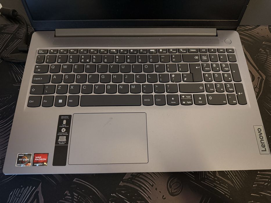 Lenovo IdeaPad Slim 3 15ABR8 – Ryzen 7 / 16GB RAM / 512GB SSD