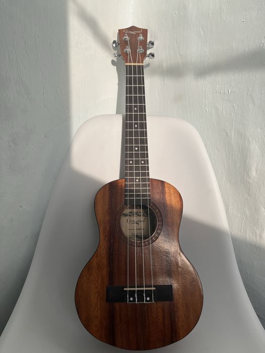 Продам Укулеле