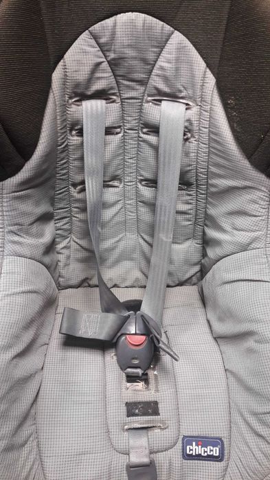 Детско столче за кола Chicco Artsana Universal