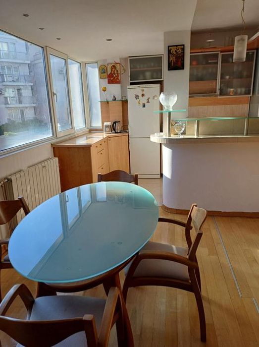 Дава се под наем Тристаен апартамент в София, Лозенец - 101 кв.м за 1176.57 € - Снимка #3