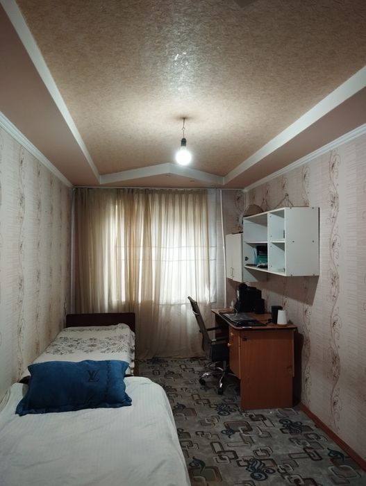 Квартира сотилади. 3-хонали