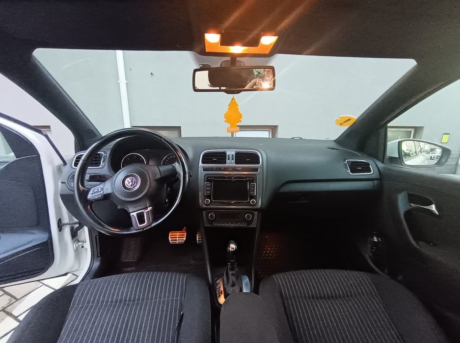 VOLKSWAGEN Polo 2012 — imagine 3