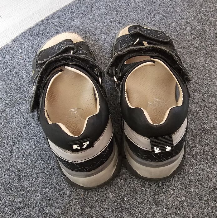 Сандалии на мальчика