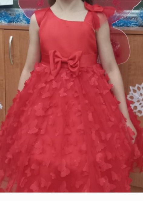 Продам детское платье для торжеств