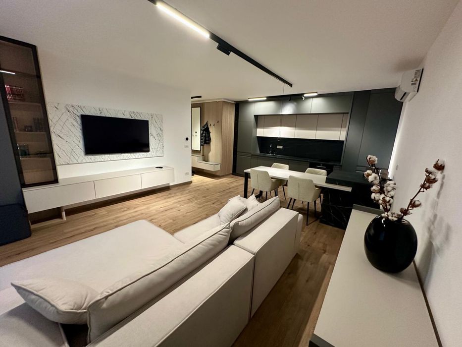 De inchiriat  2 camere lux Adora Central