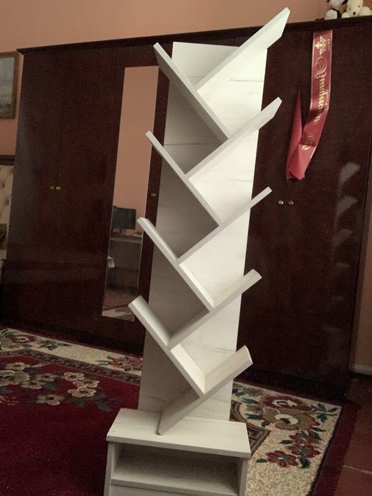 Полка  для  книг