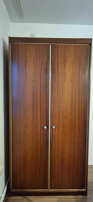 Comoda TV + dulap haine + coloana rafturi