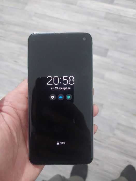 Продается телефон