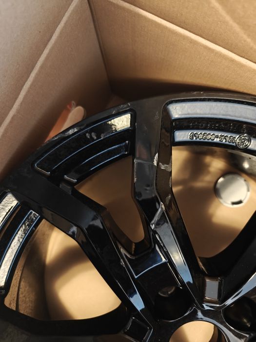 Janta aliaj Dezent TV Black  18x8 usor zgariata