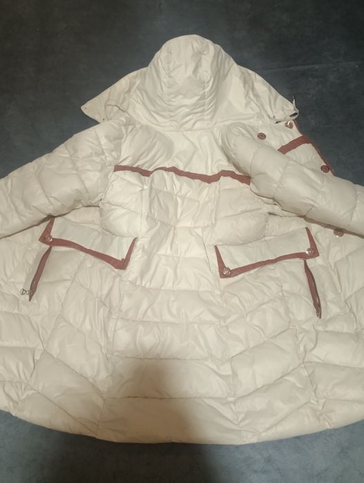 Женские куртка сотилади оригинал