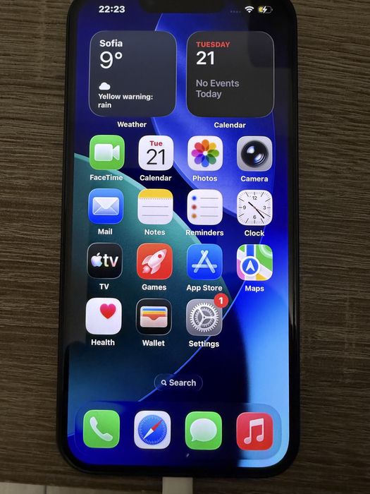 Продавам Iphone 13 black 128gb