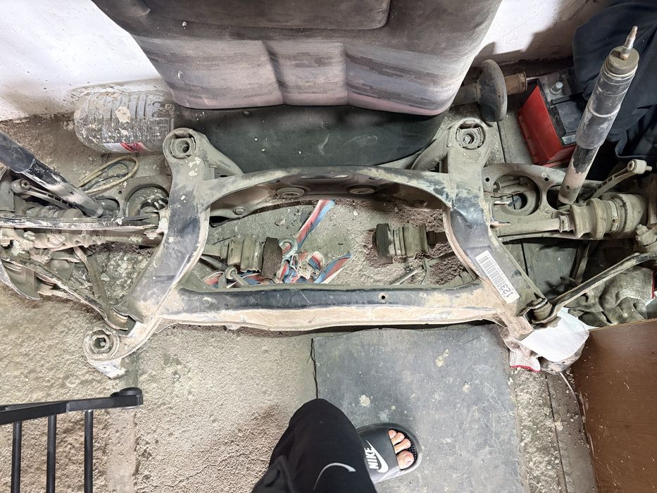 Продам заднюю балку , Мерседес